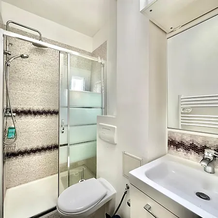 Bright And Stylish For 4 Next Eiffel Tower Apartment